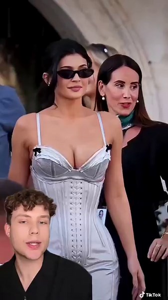 A Look Inside Jeff Bezos’ Lavish Wedding