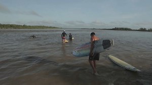 Video. Amazonas-Surfer und Himmel voller Ballons in Indonesien