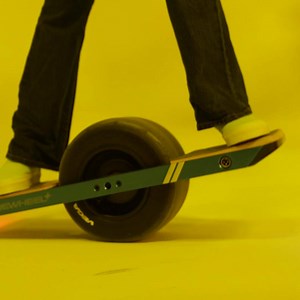 What's it like to ride Onewheel for the first time? Watch Lea. #YesYouCan | Onewheel