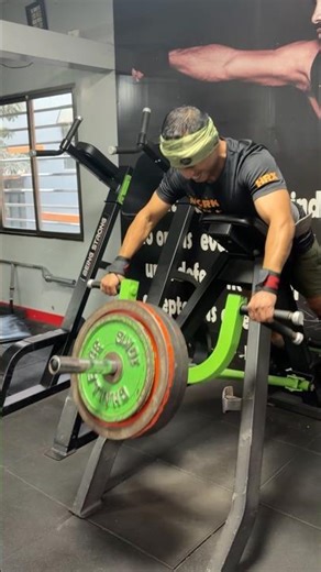 “Heavy T-Bar Row 💪🔥 Build a Thick Powerful Back!” #backworkout #trending #muscle&milesbygurung