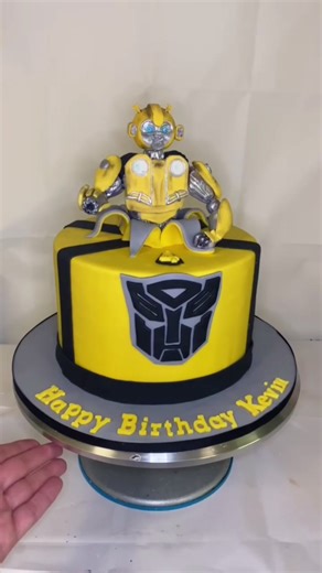 Transformers 💛🖤💛 #cake #cakeart #cakedecoration #diy #fyp #foryoupage
