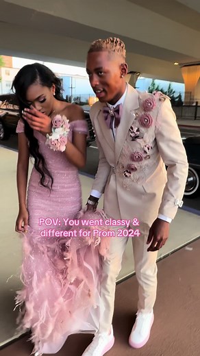 Customized Classy Suit for Prom 2024 | Prom Suit Ideas