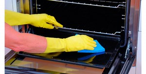 How To Clean Oven Glass Doors [Guide] by Ovenu Experts