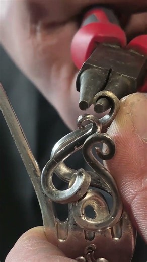 Watch me craft a unique yet stunningly beautiful bracelet using a vintage fork ✨️ #handmade