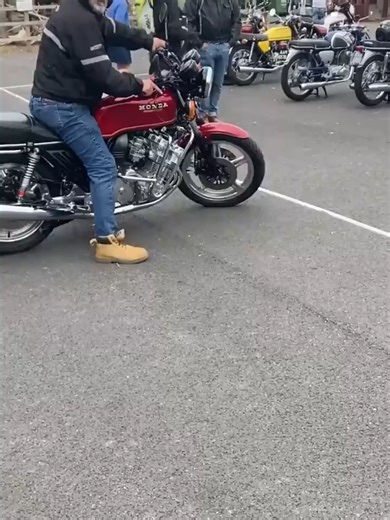 Honda CBX1000: Mesin yang Membuat Dunia Terdiam