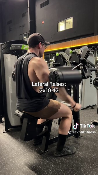 How often should you train a muscle group each week to maximize muscle gain? Once a week? Twice? Three times? Based off of experience, twice a week has been the perfect happy medium for maximizing muscle gain But in order to get the most benefit from training in this manner, here’s what you need to focus on: 1. Total Weekly Volume You need to be strategic with this to ensure you’re able to properly recover 2. Muscle Recovery Make sure you’re at least letting each muscle group rest for anywhere b