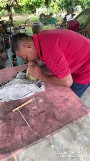 Seri Medan adalah sebuah kota kecil yang terletak di Distrik Batu Pahat, Johor, Malaysia.