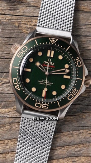 Ceramic or aluminum? Small waves, large waves, or no waves? Mesh or steel link bracelet? There are no shortage of options for the Omega Seamaster Diver 300M. But which Seamaster is right for you? Ryan Breaks down some key differences between the new and classic versions of the Seamaster Diver 300M. Want to know more? Check out the full video on our YouTube Channel! #Omega #Seamaster #LuxuryWatches #WatchComparison #Diver300M #CeramicVsAluminum #WatchEnthusiast #Timepiece #WristGame #WatchAddict 