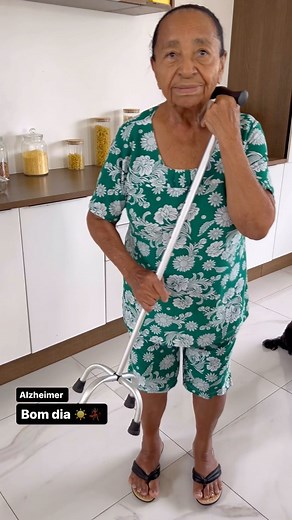32K views · 3.3K reactions | Bom diaaa ☀️殺☺️ #alzheimer #idoso #medicina #happy #dance #dancechallenge #meme #memepage #memes #viral #viralvideos #explore #explorepage #verão #brasil #foryou #vovó #geriatra #cuidador #cuidadordeidosos #alzhemiers | eu_edna10 | Facebook
