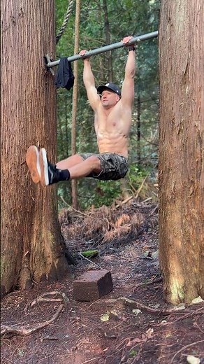 HOW TO DO LEG RAISES FROM A BAR