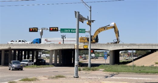 ‘It’s about to get chaotic’: Waco residents brace for I-35 bridge demolition at New Road