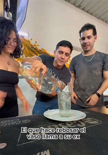 Contenido nomas hina 😂 Esto pasa al cerrar @imperiolubricantes acá hay toda la buena onda. Trae tu vehículo para que tenga un servicio premium, la mejor atención a nuestros clientes siempre ❤️ @🐼𝓒𝓱𝓲𝓵𝓵𝔂 𝓕𝓲𝓰𝓾𝓮 😙✨️ @Ismael Grance 
