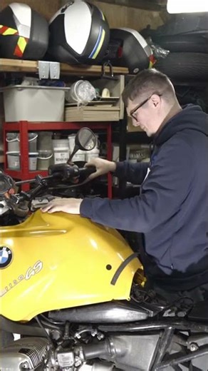Troubleshooting My BMW R1150GS: Fuel Issues? #bmwr1150gs #motorcyclebuild #bikebuild