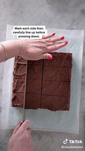 Master the Art of Cutting Brownies with These Top Tips!