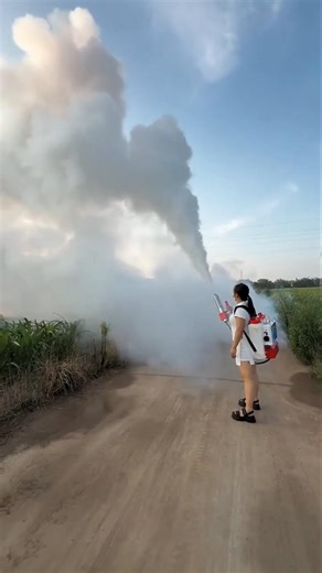 Farmers looking for a sprayer should check this out! A simple, easy-to-use, atomizing sprayer with