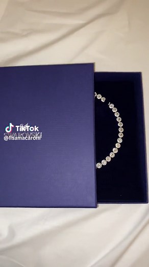 Prettiest necklace ever 😮‍💨#swarovski #angelicnecklace #swarovskinecklace #diamonds