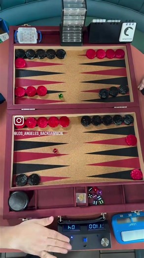 John vs Bob - EPIC #Backgammon CLASH [Crisloid board]! 🎲🎲