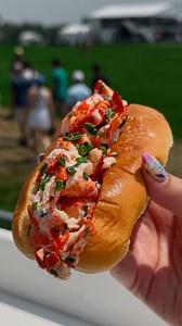 Living my foodie dreams at the U.S. Open! ⛳️ • • • We’re here with Aramark to highlight the food and beverages at this year’s U.S. Open in Oakmont! Here are some of the menu items we tried: 🦞 Lobster Roll: lobster topped with chive lemon dressing on a griddled split-top roll (at The Trophy Club) 🍤 Grilled Pittsburgh Shrimp Po’Boy: Jumbo shrimp, shredded lettuce, tomatoes, spicy ranch, and pickles on a French roll (at The Trophy Club) 🥟 Brisket Pierogies: Smoked brisket, kraut, onions, and chi