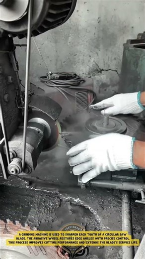 Grinding machine with abrasive wheel precisely sharpens saw blade teeth