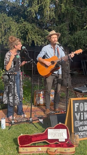 🏠🌵☀️ Upcoming dates in Arizona: 11.07 Yuma @mesadelsolgolfclub 6pm 11.08 Wellton @hightanksbrewing 3pm 11.09 Yuma @sunshinecafeyuma 9am 11.14 Flagstaff @darkskybrewingco 6pm 11.15 Sedona @skyrocksedona 6pm 11.16 Flagstaff @flagstaffbakingco 12pm 11.20 Cave Creek @ravensviewwinebar 5pm 11.21 Sun City West at Heritage Tradition 2pm 11.22 Sedona @skyrocksedona 6pm 11.23 Scottsdale Private Event 11.28 Sedona @vino.di.sedona_az 6pm 11.29 Carefree at Sanderson Lincoln Pavilion 1pm 11.30 Cave Creek @