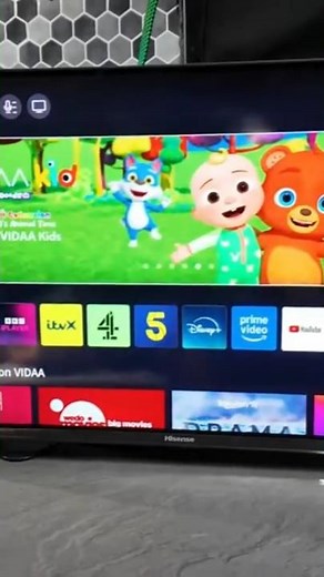 Small TV, Big Quality! Hisense 32A5NQTUK QLED Smart TV Review