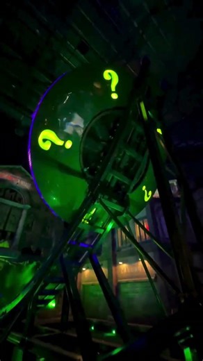 🎢 Riddlers Revolution📍Warner Bros #coasterculture #rollercoaster #ride #themepark #riddlerevolution