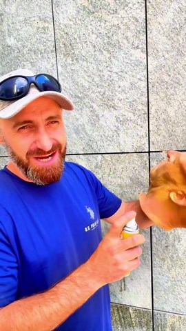 Behind the scenes.#livingstatue #goldman