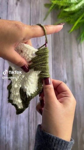Maple Leaves Hexagon Crochet Pattern for Fall Decor