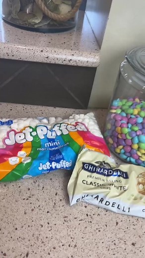 Easy Fudge Recipe with White Chocolate and Marshmallows