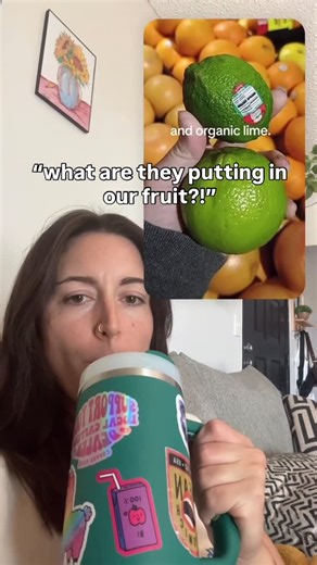 Abbey Roberts, Non-Diet Dietitian on Instagram: "It’s not as simple as organic = good, and non-organic = bad 🤷🏻‍♀️ the difference isn’t universal, but common factors to varying fruit sizes include: • Biological and nutrient availability factors • Pest, disease, and stress management • Plant growth regulation and inputs • Soil and water management • Market and production decisions • Postharvest and selection effects Needless to say, it’s complicated! 🥴 To simplify: it’s okay to choose your pro