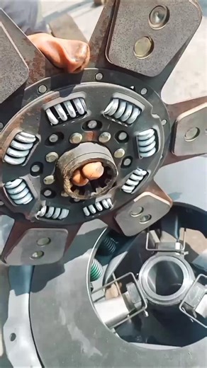 Tata 2.5ton truck new presure plate & clutch plate#automobile #mechanic#repair#shorts #youtubeshorts