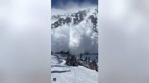 Avalanche creates snow cloud at Utah resort