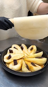 188K views · 727 reactions | La tarte tatin à la poire Belle-Hélène ☀️ | Chefclub | Facebook