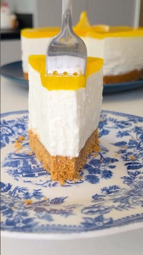 Lemon Cheesecake, the must-have summer dessert!