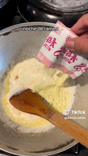Noche de Ramen: Receta Fácil y Deliciosa