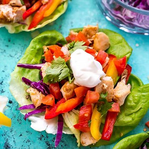 84K views · 59 reactions | These LOW CARB Mexican Chicken Lettuce Wraps are a healthy, low calorie meal idea for those busy work weeks! • 280 calories/5 freestyle points per serving! • PRINT RECIPE>>>https://thegirlonbloor.com/low-carb-mexican-chicken-lettuce-wraps/ | The Girl on Bloor - Healthy, easy recipes for busy people | Facebook