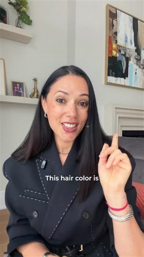 Julia Dobkine on Instagram: "Changing your hair color is one of the biggest style decisions you’ll ever make. Because hair is the closest thing to your face. It frames you. It reflects onto your skin. It can make you look radiant… or quietly exhausted, even on a good day. And I see this mistake ALL the time: People dye their hair first… then spend months trying to “make it work” with clothes, makeup, and outfits. Babes. That’s backwards. 😅 The correct order is always this: ✨ Step 1: Color analy