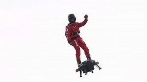 Video. New Zapata hoverboard breaks world record