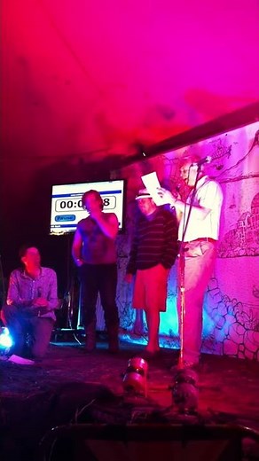 World's Fastest Talker does Hamlet