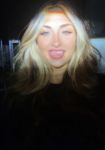 loryn mo (@loryn.mo)’s videos with poetic justice - 𖣂