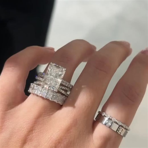 🎃 Spooky & Sparkling Halloween Sale 💎 Shine in 925 Sterling Silver Jewelry ✨ ➡️ Buy it here: 🖤 25% OFF — CODE: HA25 👻 BUY 1 GET 1 FREE 🎁 FREE Earrings for $199 💍 FREE Ring for $369 🚚 FREE Shipping | Maxine Jewelry