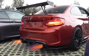 宝马M2 Comp. 雷霆版 - 喷火咆哮