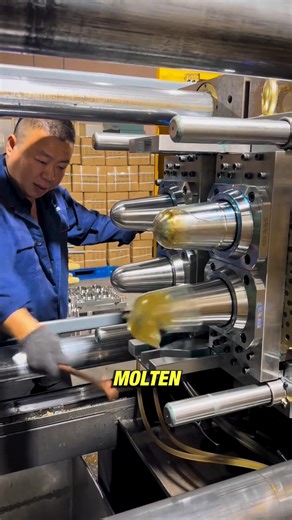 38K views · 82 reactions | How a Clear Bottle is Born #ManufacturingProcess #InjectionMolding #BottleMaking #IndustrialInnovation | Production Pulse | Facebook