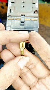 164K views · 756 reactions | Soldering Wires to a Spade Terminal and Protecting with Heat Shrink Tubing #soldering #tutorial #spade | Giyan Circuit | Facebook