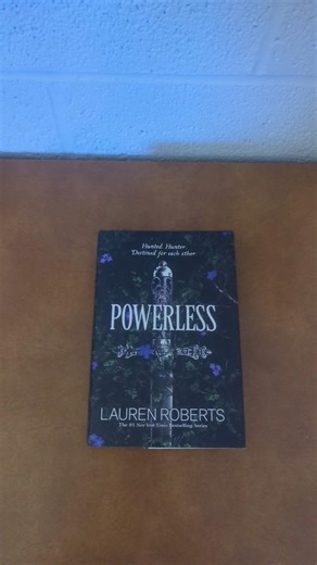 Seeing how much I can read in 1 hour | #book #books #booktube #powerless #fyp #fypシ゚viral |