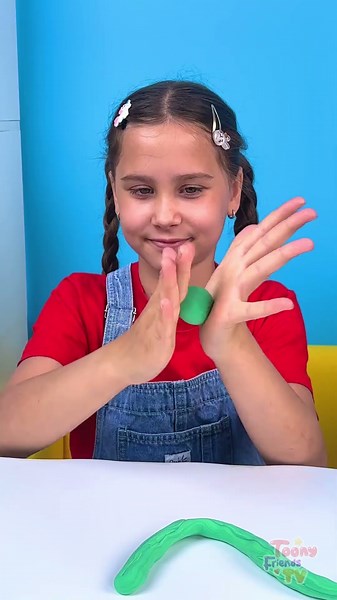 🎨 Which Creative Craft Reigns Supreme? Clay or Paint? #kids #fun