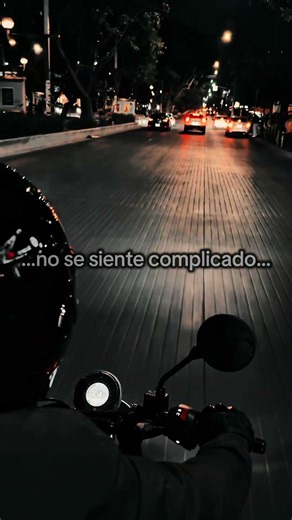 Cuando todo se siente en calma… sabes que vas bien 🔥🏍️ #svartpilen401 #motovlog #couplegoals