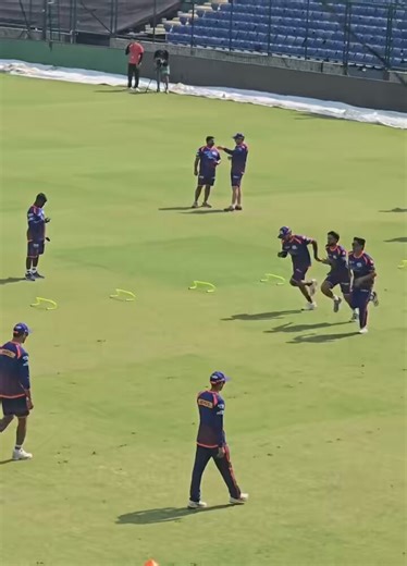 Rohit Sharma running during today's practice session at Arun Jaitley stadium Delhi.🙌🔥The Hitman getting ready for 2nd match.🙌