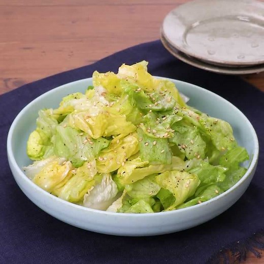 パパっとすぐ出来る！ やみつき塩だれレタスのレシピ動画・作り方 | デリッシュキッチン