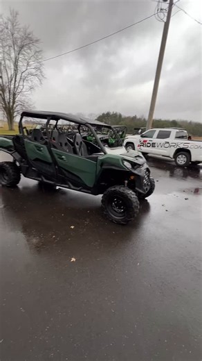 Can Am Commander 1000R Max 4x4 - $14,500 * Excellent Condition - Zero Issues * 999cc Engine * Dynamic Power Steering * Color match Hard Half Doors * Digital Cluster * On Demand 4WD * Premium Bucket Seating Ready to ride!! #canam #offroad #rideworks #utv | Rideworks